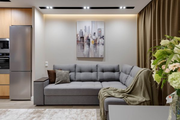 PRIVATE HOUSE Delphinium - Image 21
